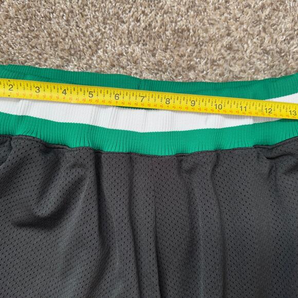 VTG 90’s NBA Men’s Heavyweight Shorts by Stadium Goods in Black Green White XL - Picture 4 of 5